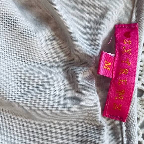 Crochet White short Midi Dress w/ a Side zipper and Lining Inside - Picture 3 of 3